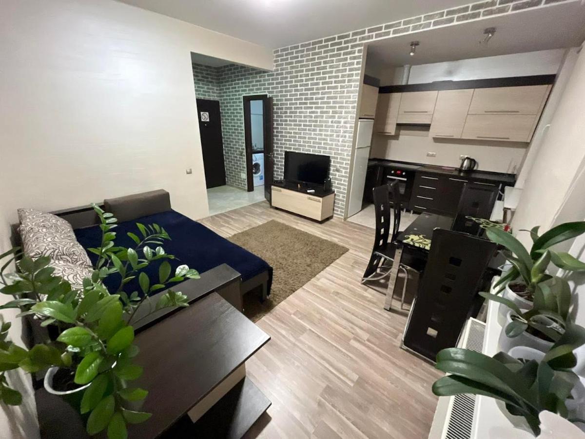 2 Bedroom Apartment *